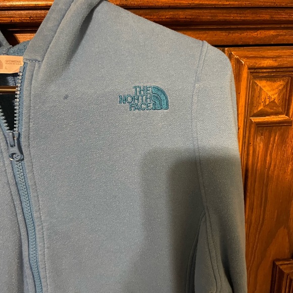 The North Face Women’s size L Athletic Jacket - Picture 2 of 6